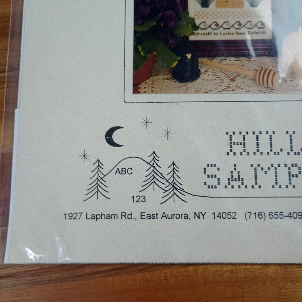Hillside Samplings Honey Bee Lesley Rudnicki Cross Stitch Pattern‎ Chart ONLY!!